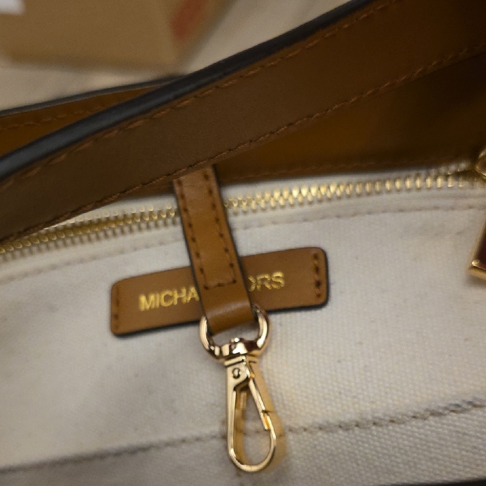 Michael Kors Tan and Cream Women's Bag - Picture 7 of 13